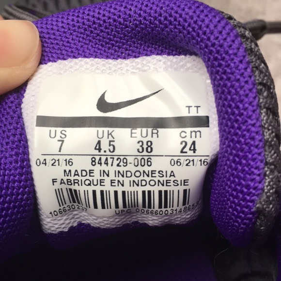 Nike Shoes - Flex Experience RN 5 - Picture 5 of 5